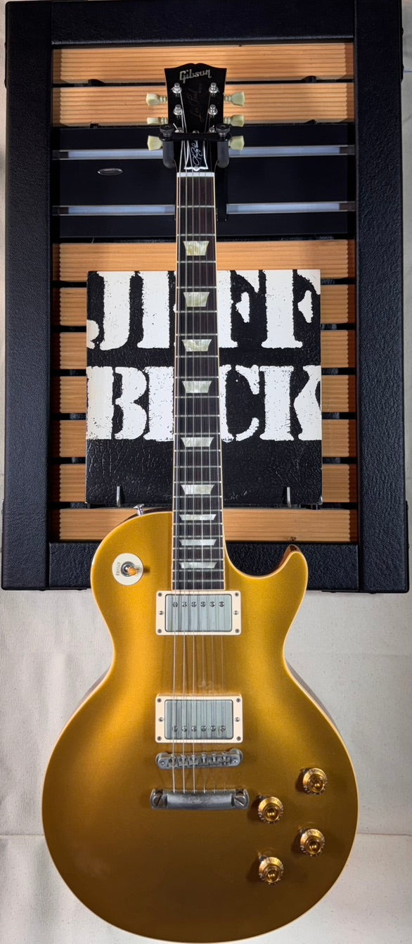 Compact frame that lets two guitars dominate the room.